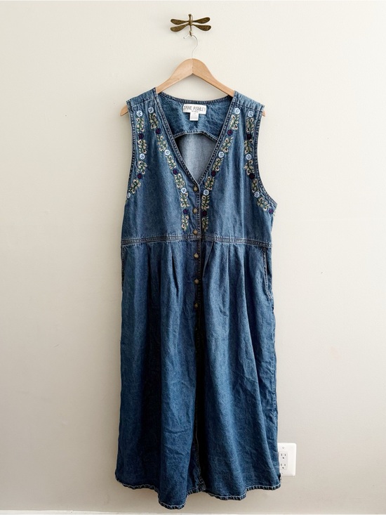 Vintage Dresses & Skirts - Vintage Blue Denim Midi Dress with Floral Embroidery